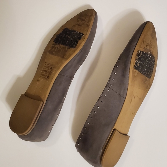 Dolce Vita Gray Faux Suede Pointy Studded Flats 6 - Picture 5 of 11
